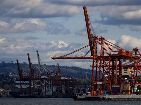 Analyst worried as union for 7,000-plus B.C. port workers to hold strike vote